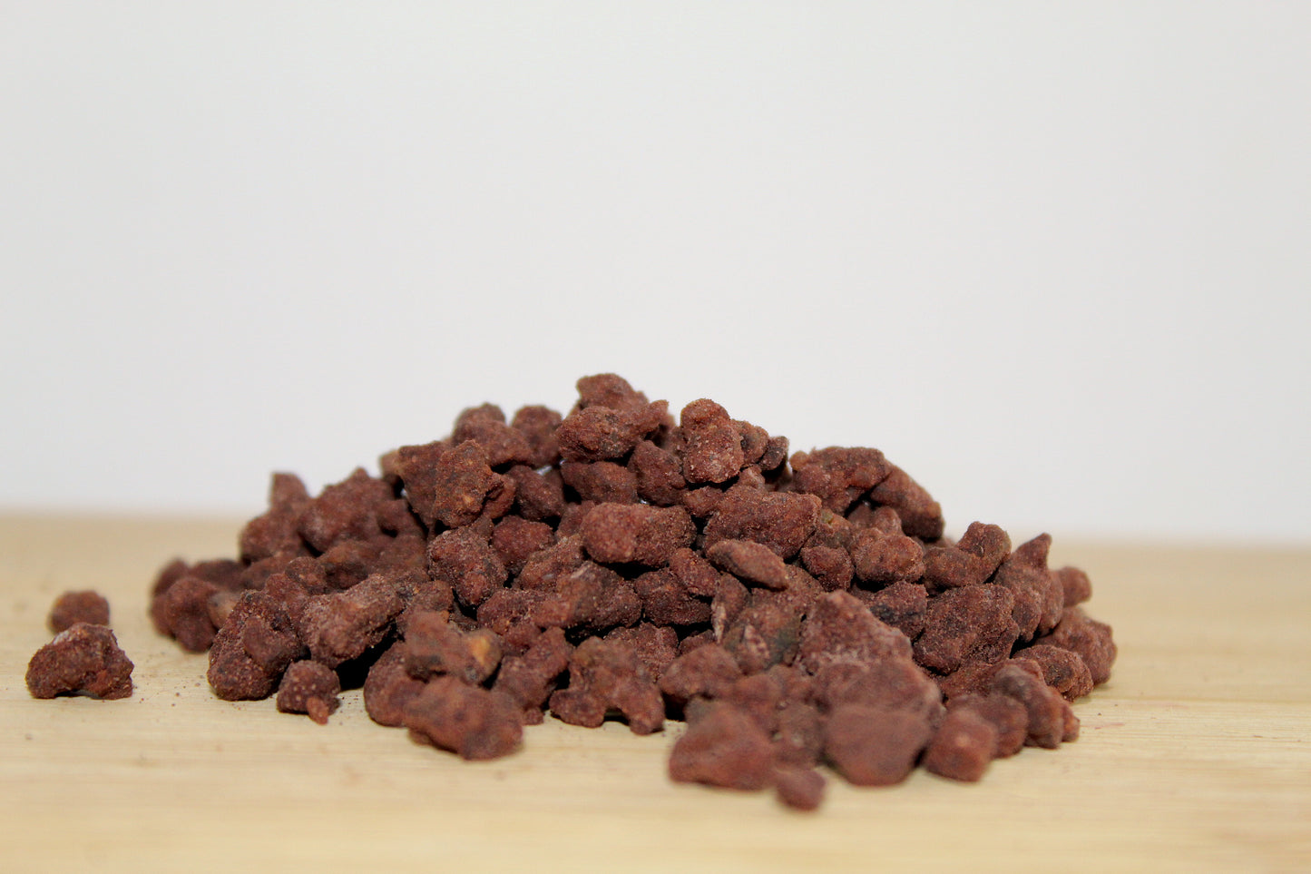 Nibs de cacao secos con maracuyá